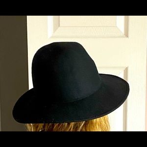 Black boho chic hat from Aldo. Excellent condition. Worn once.